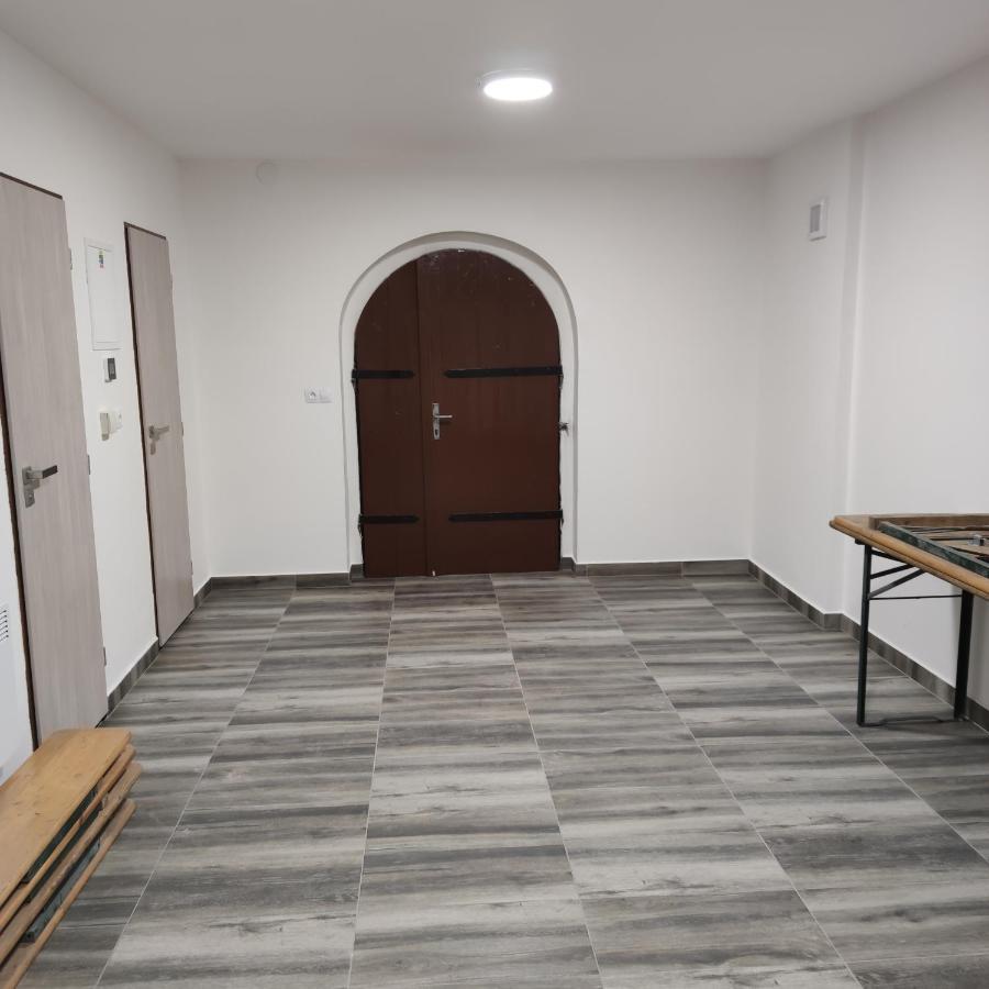 Apartment Na Sklepe U Spacira